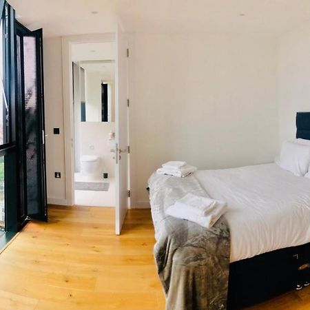 Luxury 2 Bedroom Apartment 20 Min From Central London Luaran gambar