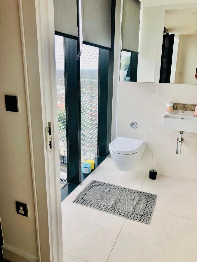 Luxury 2 Bedroom Apartment 20 Min From Central London Luaran gambar