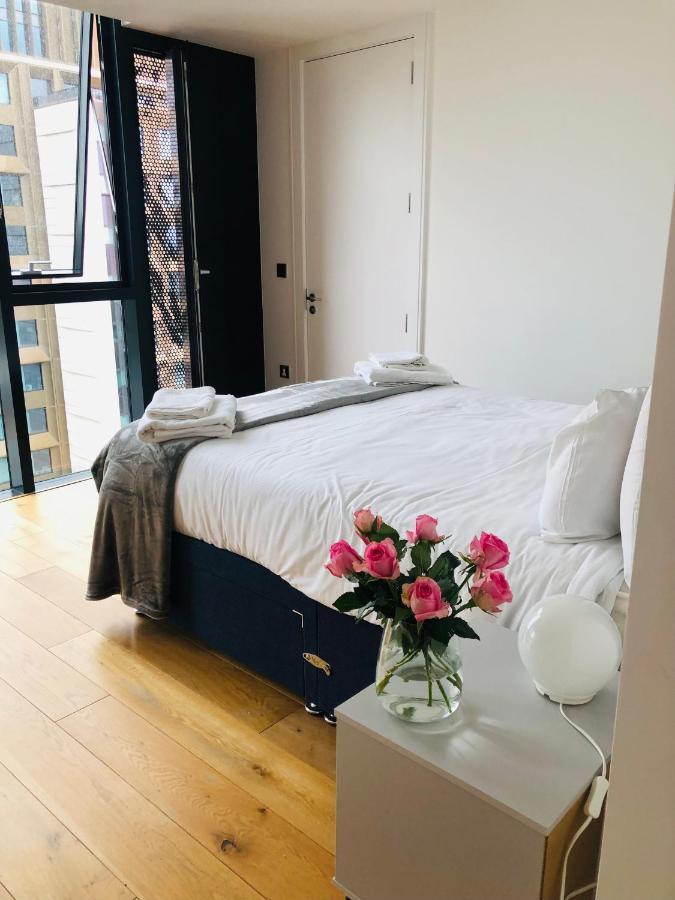 Luxury 2 Bedroom Apartment 20 Min From Central London Luaran gambar